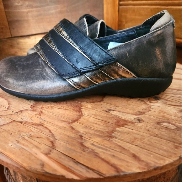 NAOT RAPOKA METALLIC DISTRESSED LEATHER WOMEN SHIE SIZE 38/ 7 - Picture 8 of 12
